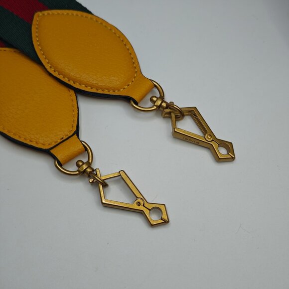 Compact Luxury Round Handbag - Picture 5 of 7